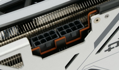 Présentation Sapphire Radeon RX 6800 XT Nitro+ connecteurs alimentation 2 x 8 pin