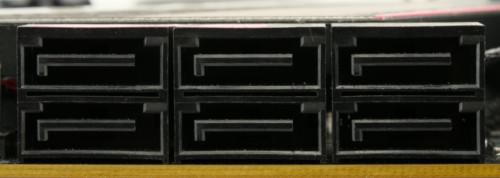 Asus ROG Strix Z590-E Gaming ports SATA